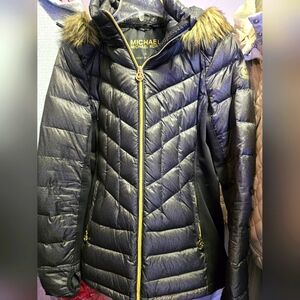 Michael Kors puffer Jacket size Medium w faux fur around hood